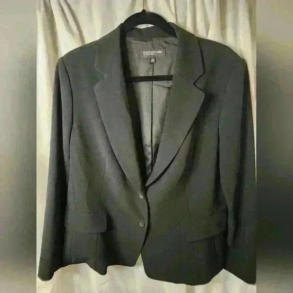 Jones New York Jackets & Blazers - Jones New York Collection Blazer Size 16